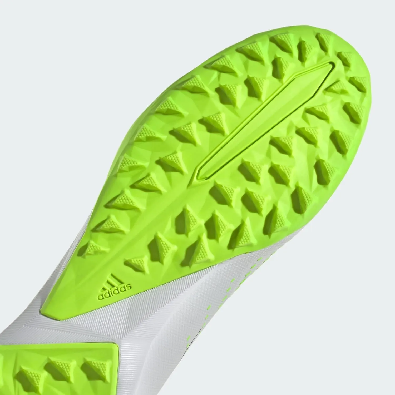 adidas Unisex Predator Accuracy.3 Turf Soccer Shoe