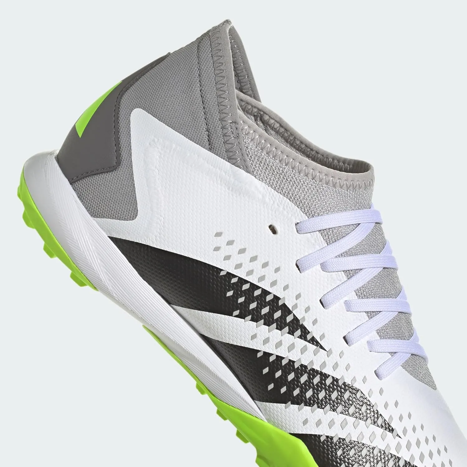 adidas Unisex Predator Accuracy.3 Turf Soccer Shoe