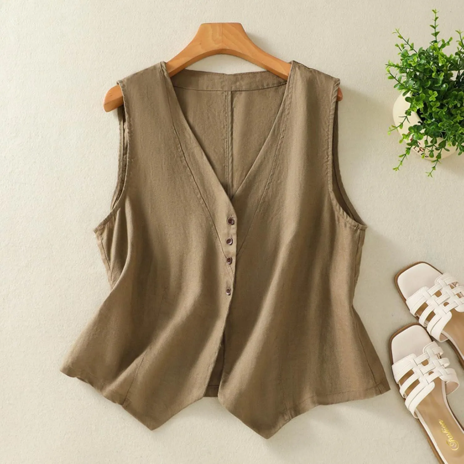 Cotton Linen Vest for Women Sleeveless Button Down Coats Casual Lightweight V Neck Retro 2024 Fall Jackets Pockets