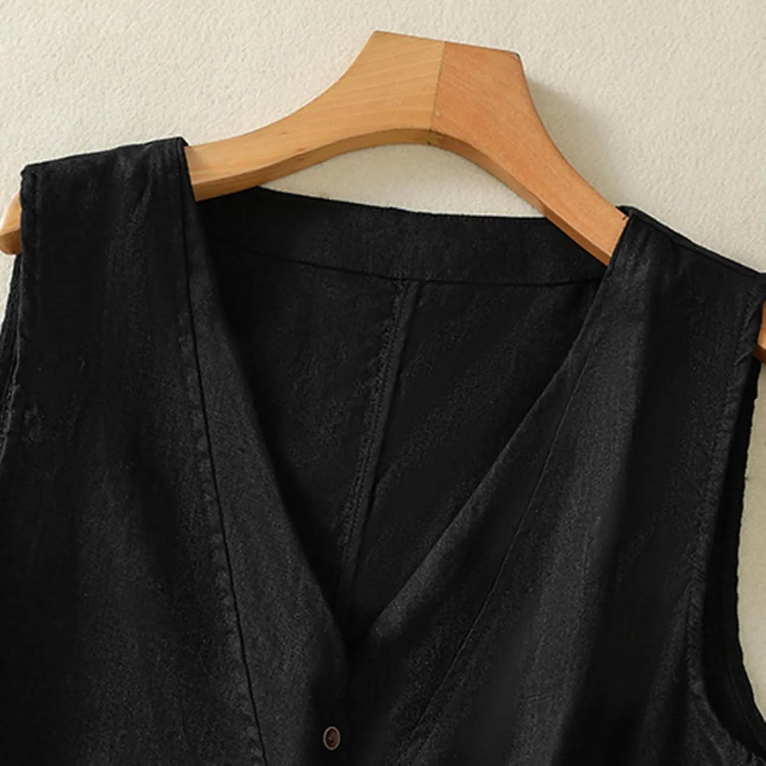 Cotton Linen Vest for Women Sleeveless Button Down Coats Casual Lightweight V Neck Retro 2024 Fall Jackets Pockets