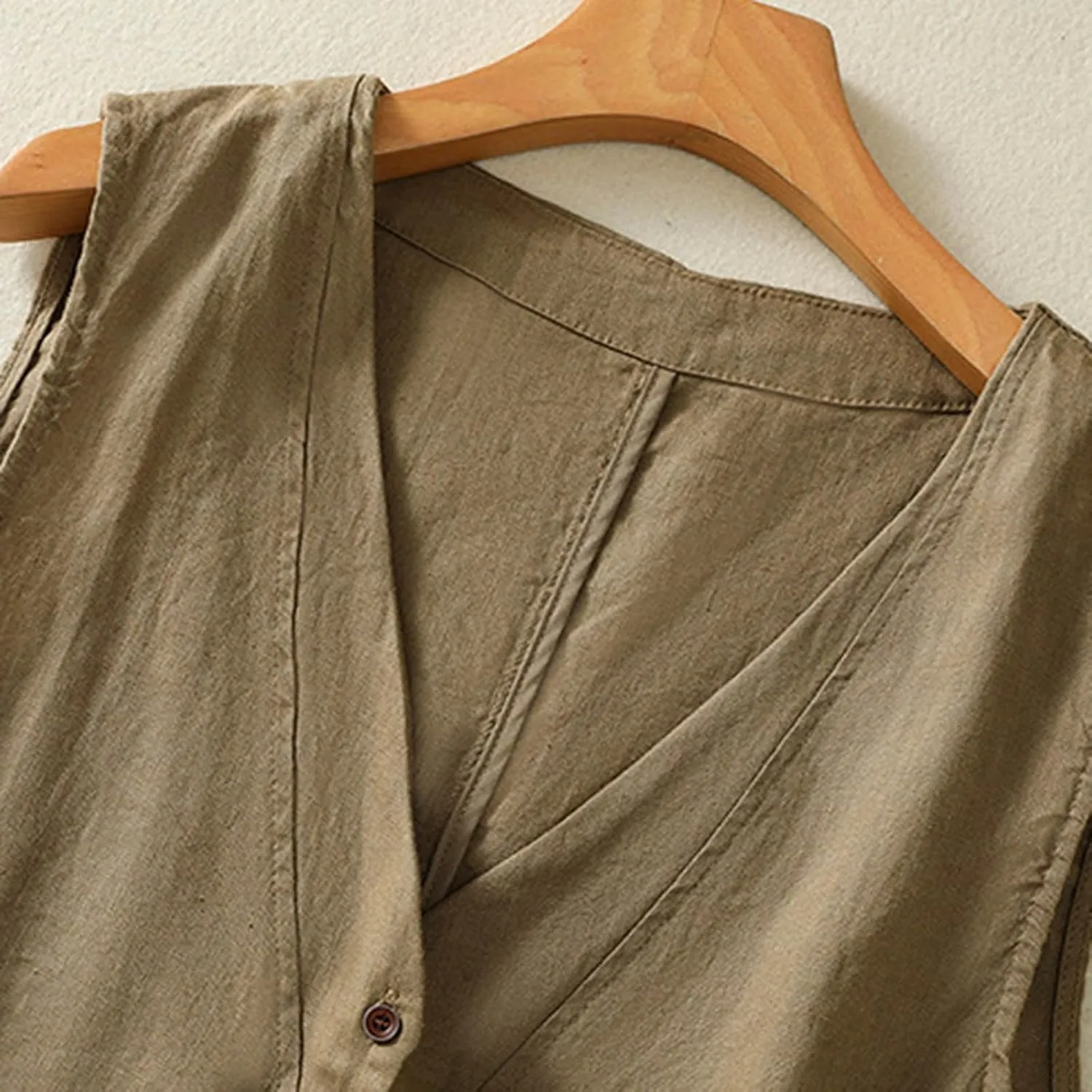 Cotton Linen Vest for Women Sleeveless Button Down Coats Casual Lightweight V Neck Retro 2024 Fall Jackets Pockets