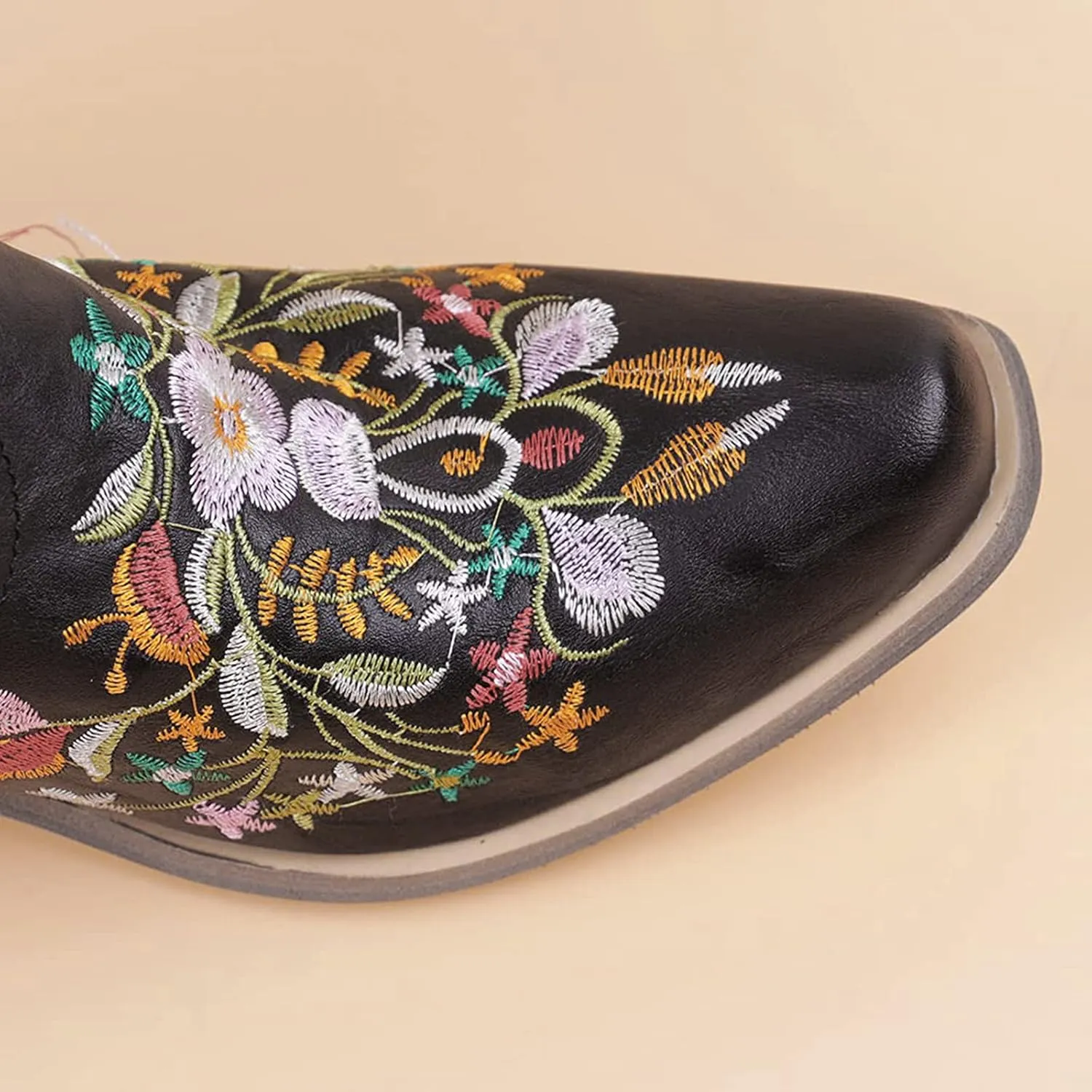 Cowboy Boots for Women Vintage Western Cowgirl Boots Chunky Heel Pull on Flower Embroidered Square Toe Short Boots