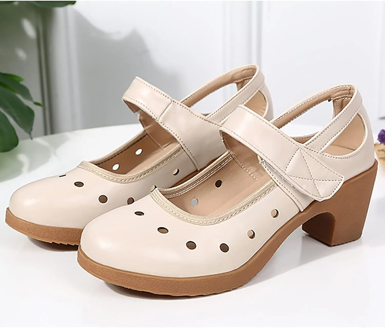 Leather Dance Jazz Shoes Soft Soled Dance Shoes Jazz Shoe Suitable for Women for Social Dancer Beginner Ballroom Dancing Sandals