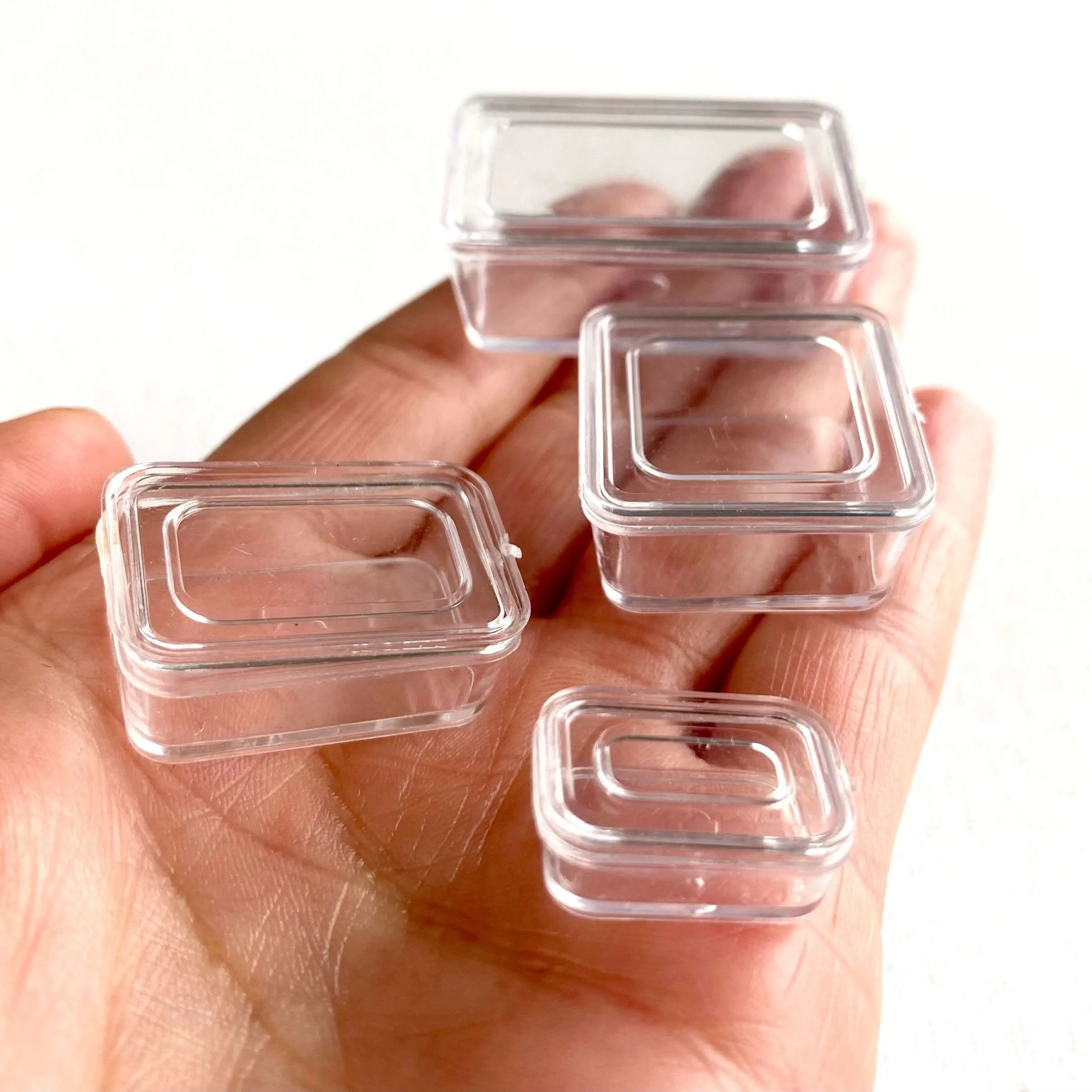 Miniature storage containers 4 Clear plastic mini storage containers with lid 1/6 scale