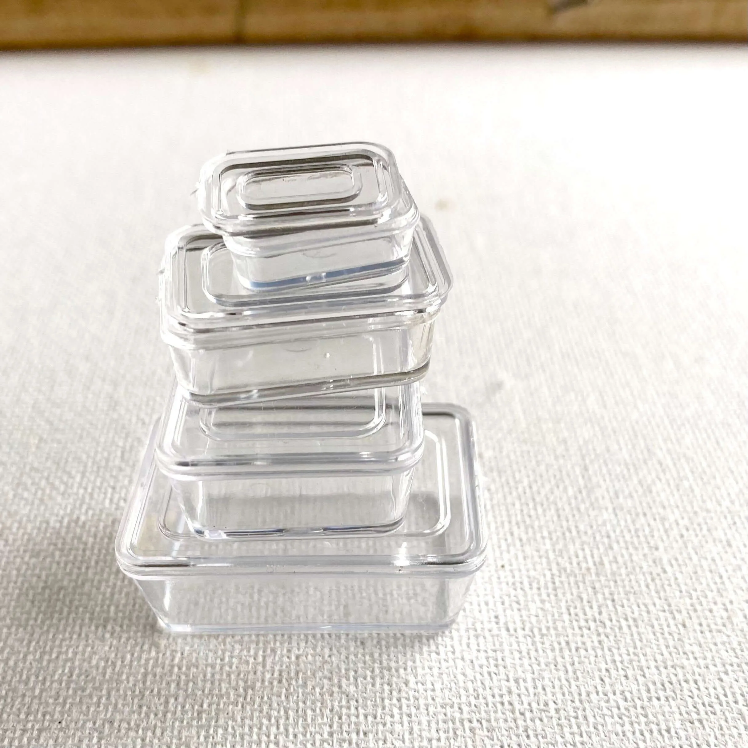 Miniature storage containers 4 Clear plastic mini storage containers with lid 1/6 scale