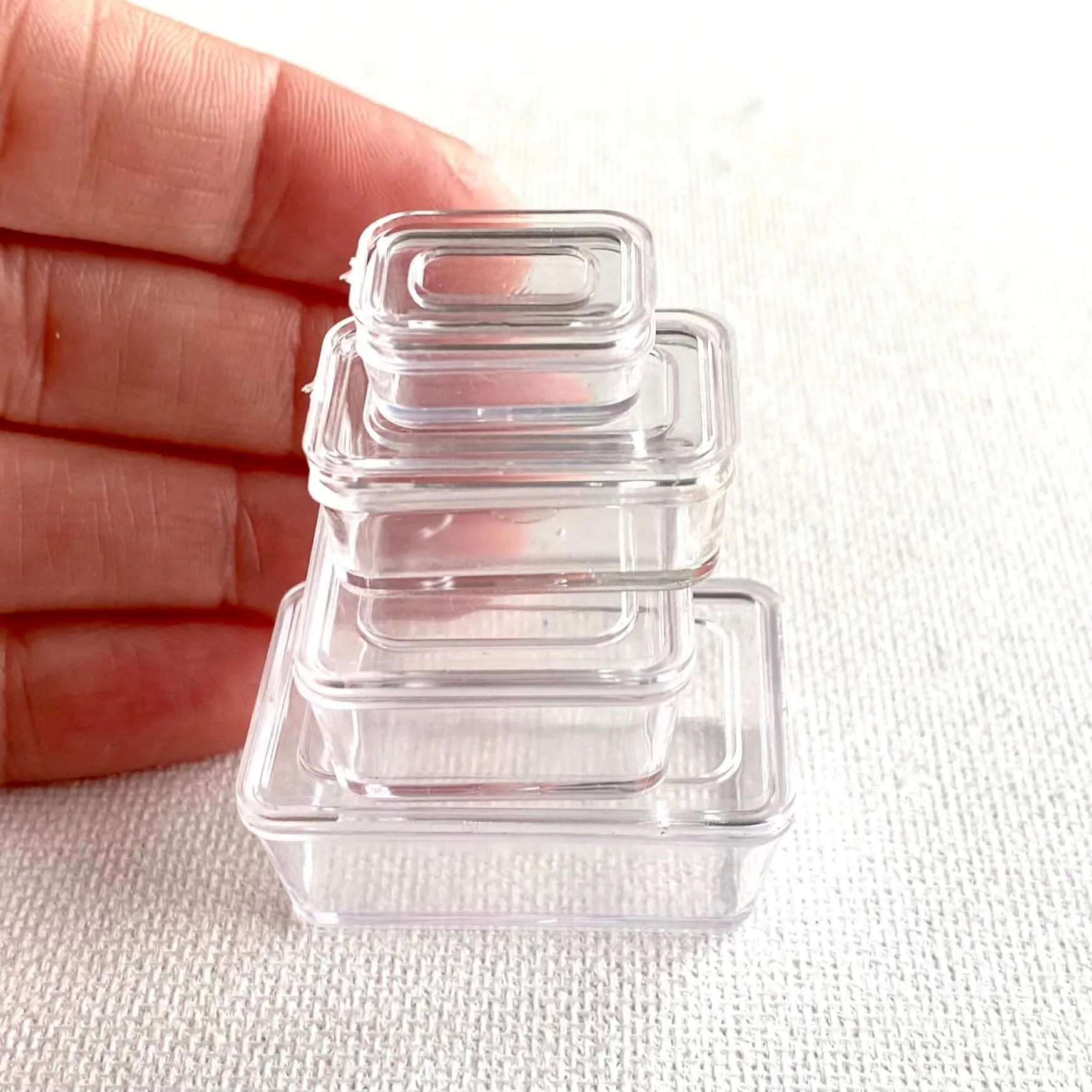 Miniature storage containers 4 Clear plastic mini storage containers with lid 1/6 scale
