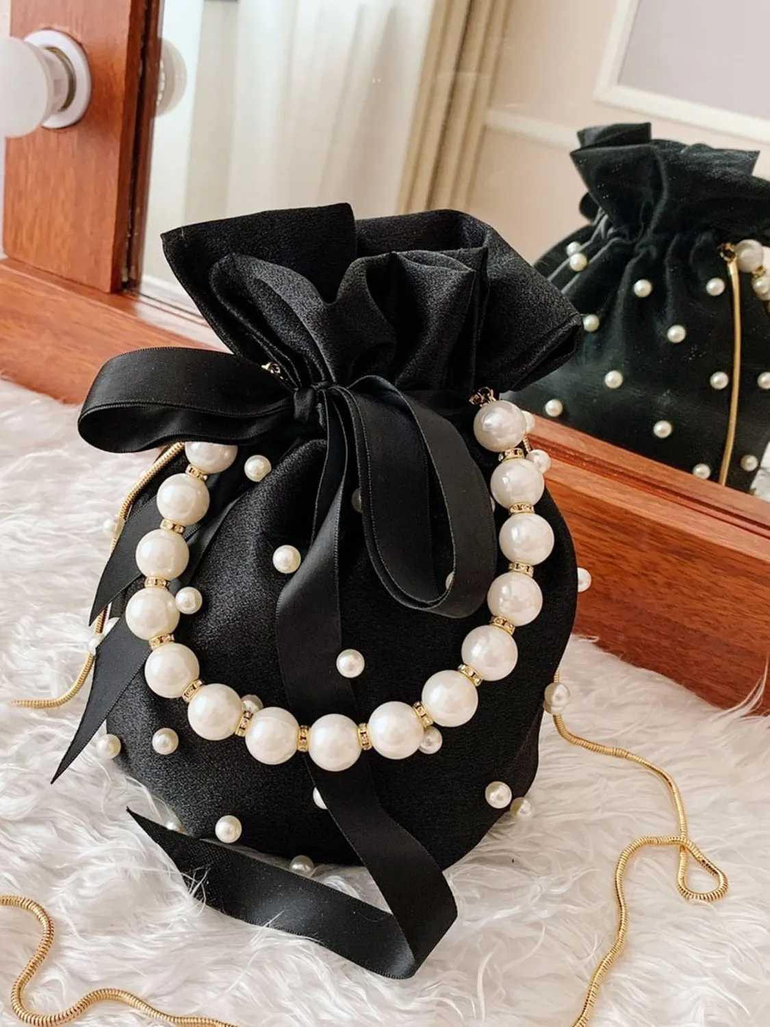 Pearl Design Luxury Bucket Bag